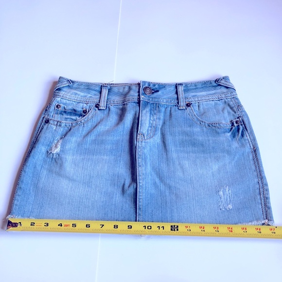 RUE 21 Distressed Mini Skirt Denim Blue Size 3 / 4 Juniors - Picture 7 of 12